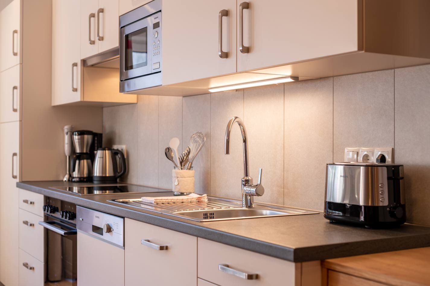 Vollausgestatte K&uuml;che im Appartements Schattauer