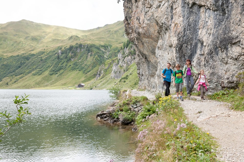 Family hike to Lake Tappenkarsee