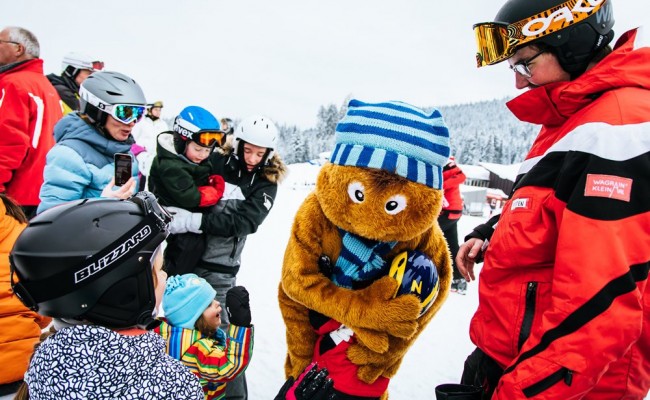Triff' Wagraini beim Kinderfest in Wagraini's Winterwelt